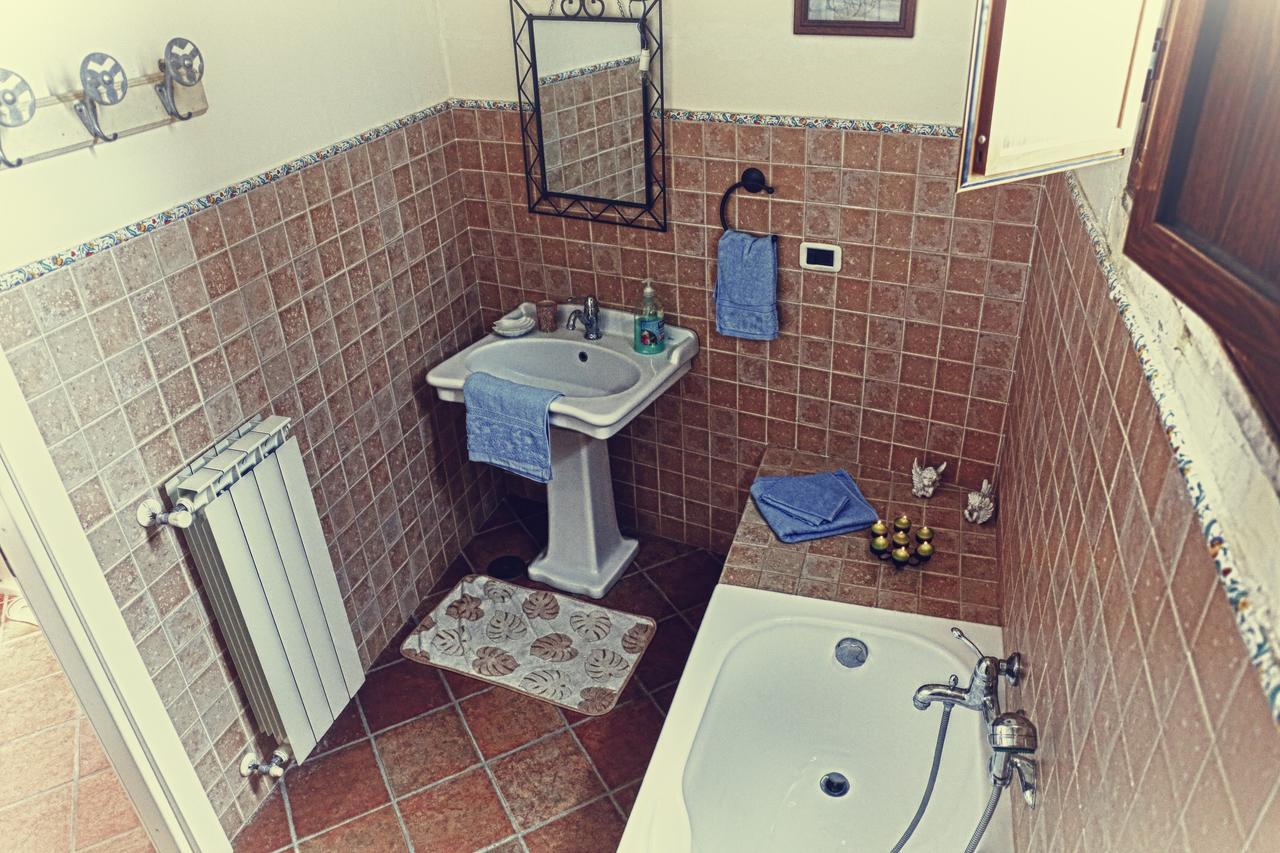 La Pietra D'Argento Bed & Breakfast Caserta Vecchia Luaran gambar