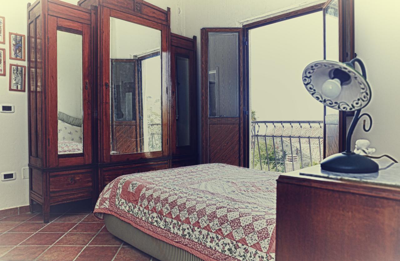 La Pietra D'Argento Bed & Breakfast Caserta Vecchia Luaran gambar